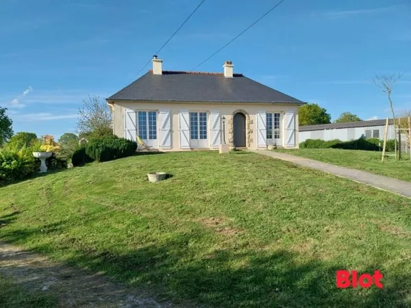 A VENDRE CHEZ BLOT VITRE - Maison PLAIN PIED sur sous sol - 5 minutes de Vitré