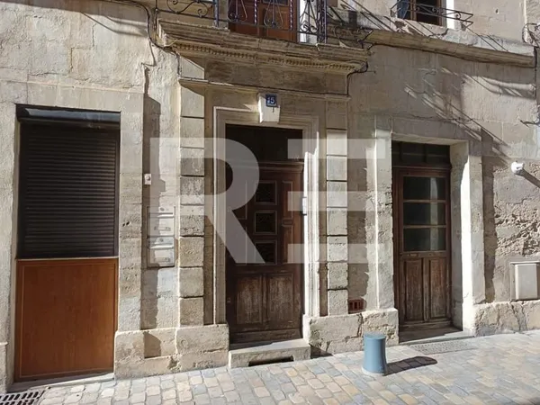 A vendre T4, 2 chambres, grande cave et double garage