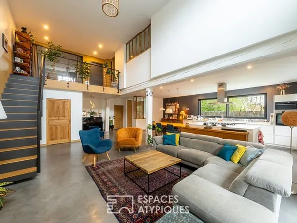 Maison contemporaine au coeur d'une ancienne menuiserie