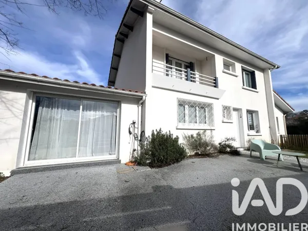 Maison 8 pièces 165 m²
