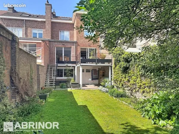 Maison 5 pièces 140 m²