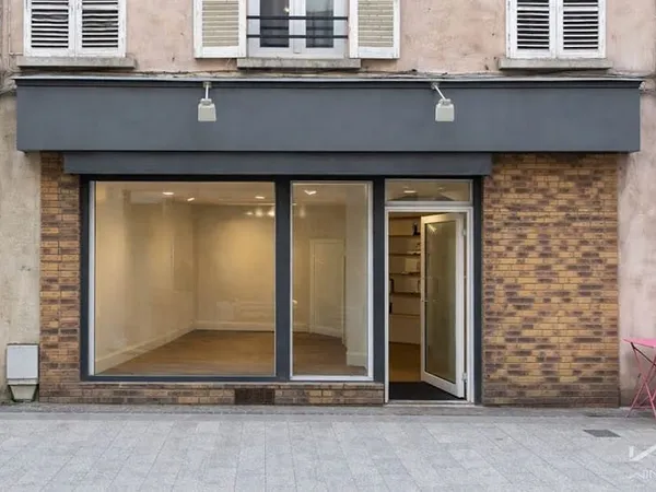 Fonds de commerce 1 pièce 65 m²
