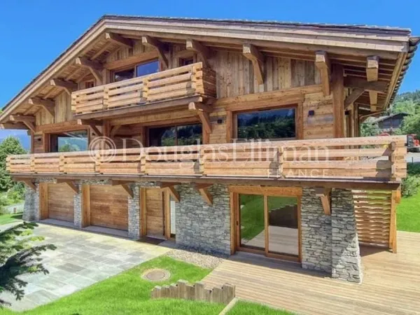 Exceptionnel chalet neuf à proximité des pistes de ski et du prestigieux golf du Mont d'Arbois