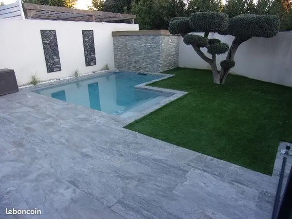 Lespignan : villa t4 de plain-pied avec piscine