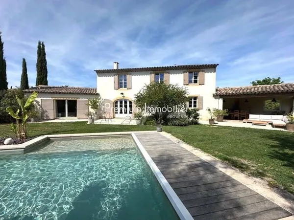 Maison 5 pièces 245 m²