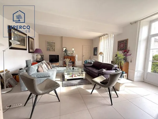 Ensemble immobilier maison et deux appartements loués