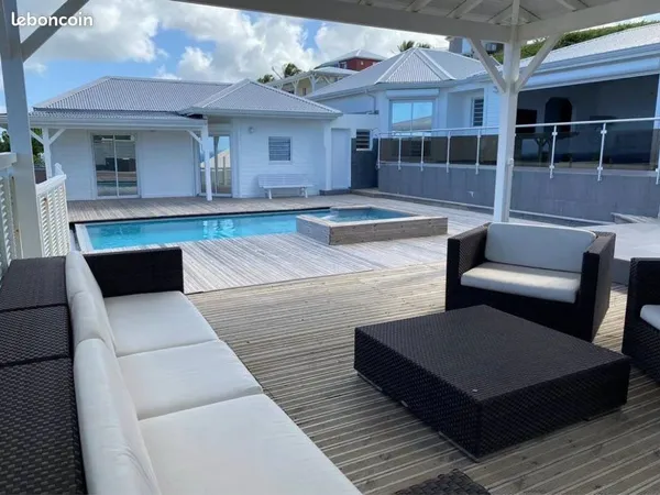 Villa Élégance Le Moule - Vue mer, piscine & terrain 1000 m²
