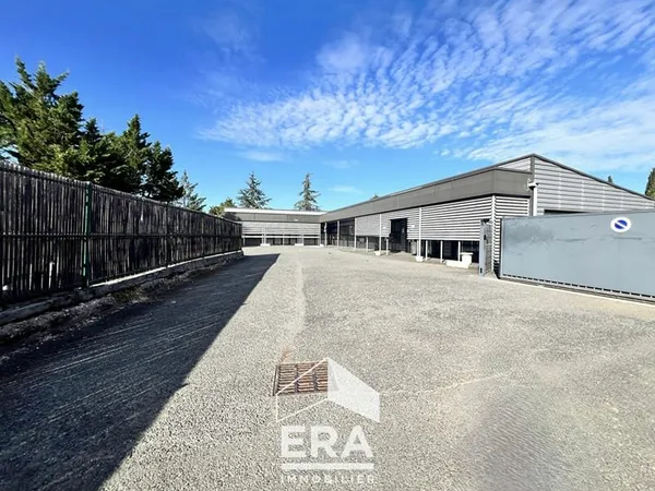 Local d'activité de 390m2 à Albi