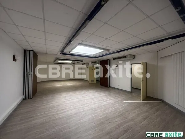 Bureaux 1328 m²