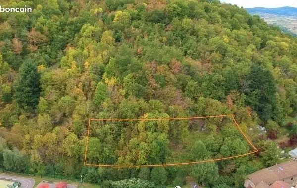 Terrain centre de Courzieu