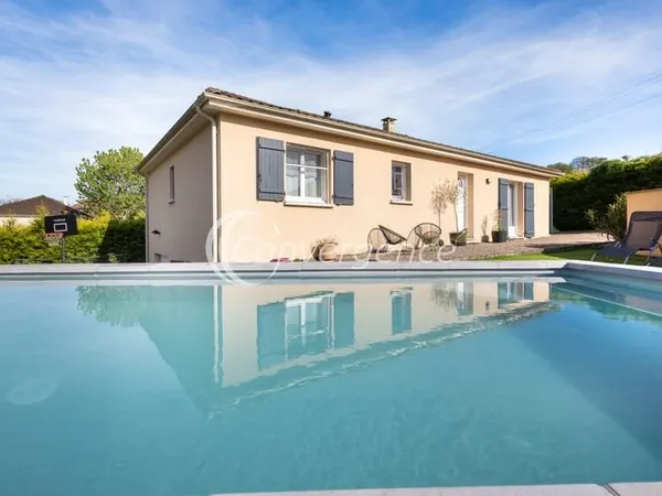 Maison 4 chambre avec piscine à St Victurnien