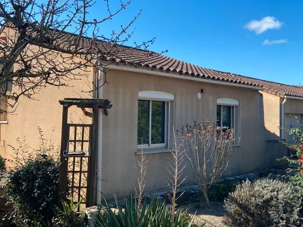 Maison meublee refaite a neuf 3 chambres jardin et garage quartier residentiel calme limoux entierem