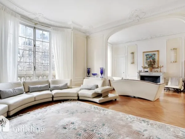 Paris 17e - Ternes - 8 pièces - 265 m² avec balcon