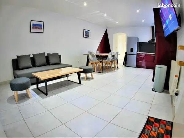 Locaux aménagés en appartement 4 Pièces · 93 m²