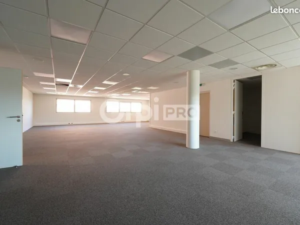 Bureau 233 m²
