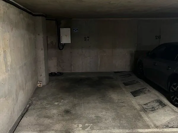 Stationnement Location Suresnes   125€