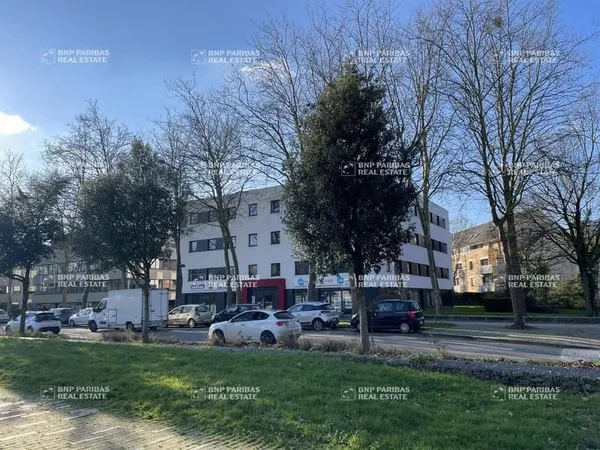 Bureaux 1 pièce 200 m²