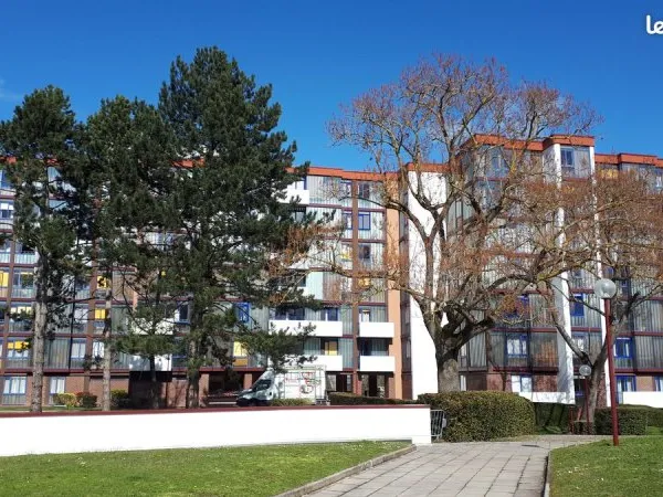 Bel appartement spacieux, très lumineux, au calme au coeur de la nature à proximité immédiate du cen