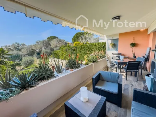 Hauteurs d'Antibes - Appartement 3 pièces avec terrasse