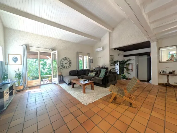 Maison 5 pièces 205 m²
