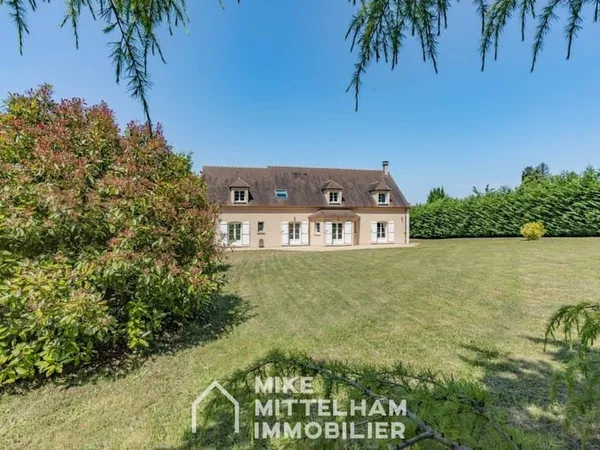 Maison 8 pièces 220 m²