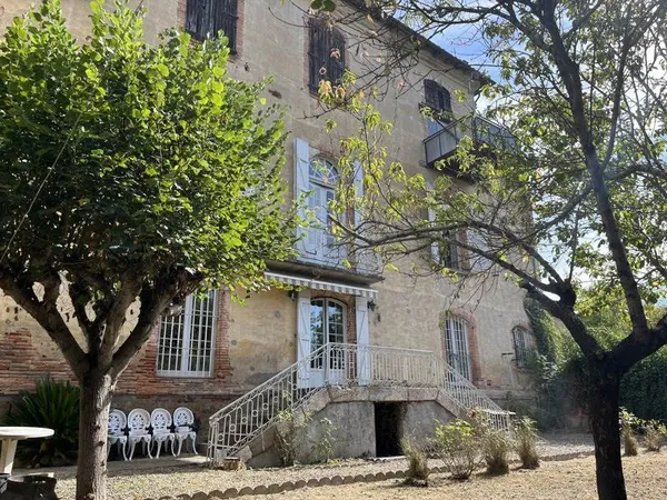 Maison de ville de 10 pièces principales
