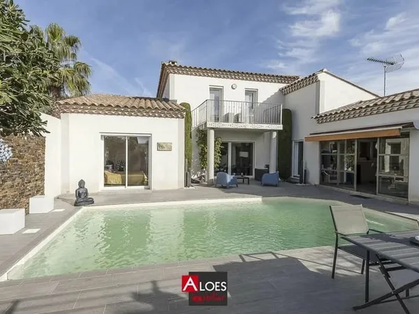 Maison Aigues-Mortes avec chambre de plain-pied, piscine