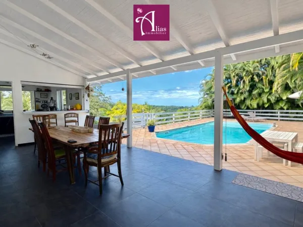À VENDRE VILLA F4 Piscine Studio Garage Grand terrain de 4 695 m2 - nature et rivière à proximité