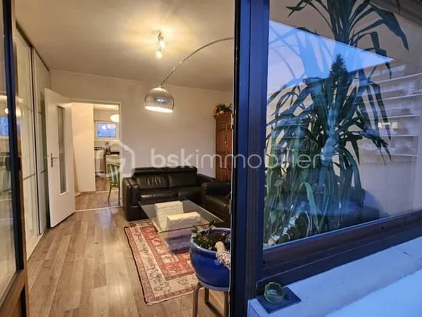 T3 meublé 60 m² - 2 chambres - balcon, parking - chauffage et charges inclus - Metz