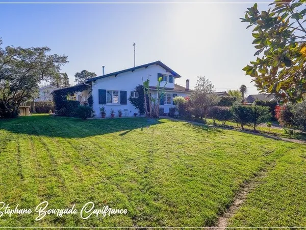 Maison à vendre 5 pièces + un local independant de 2 pièces BOUCAU (64)