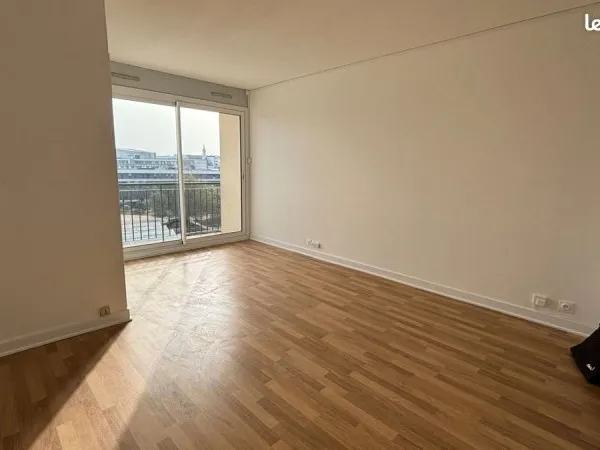 Studio 1 pièce 28 m²