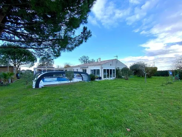 Maison de plain-pied 5 pièces 167 m²