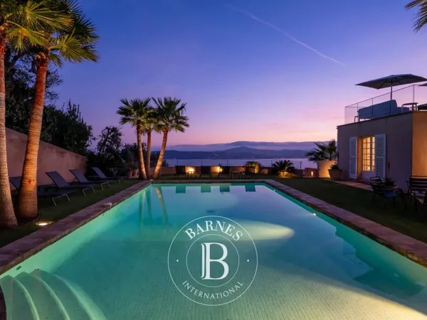 GRIMAUD - VUE MER UNIQUE ET EXCEPTIONNELLE - PISCINE