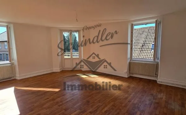 APPARTEMENT TYPE F5/F6 avec cave et place de stationnement