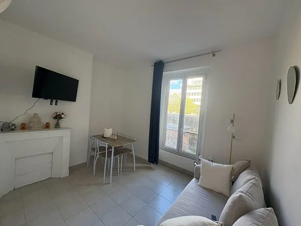 Appartement 2 pièce(s) 35 m2 La Plaine Saint Denis