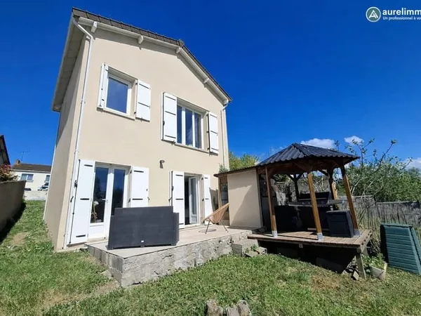 Maison de ville coeur Néris les Bains (03)