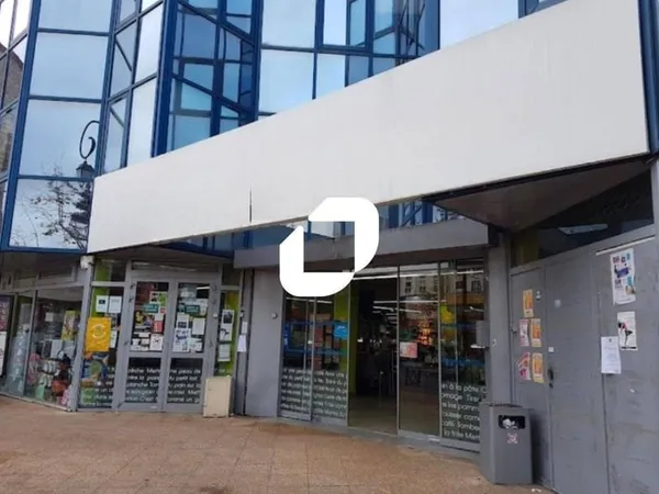 Local commercial 1566 m²