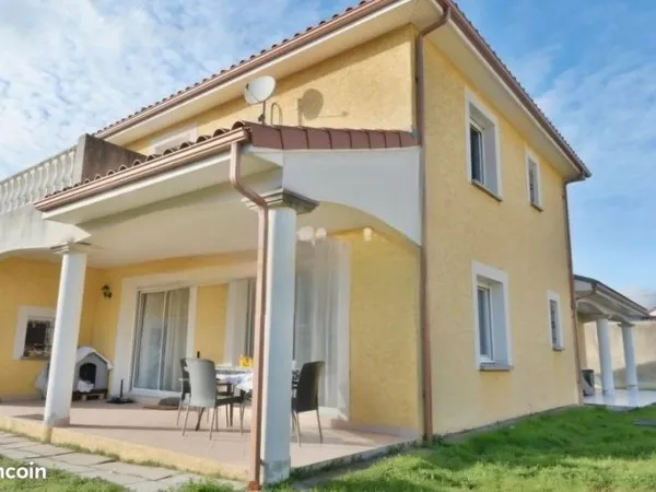 Maison 148 m2 à louer - Roussillon
