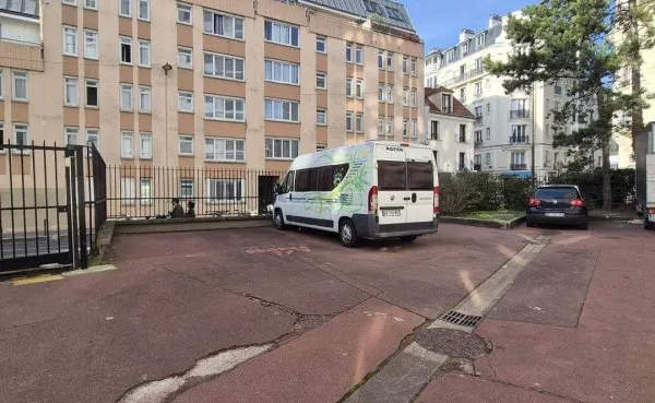 Parking 13 m²