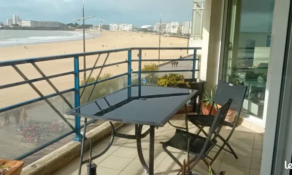 Appartement face mer centre plage avec garage et cave