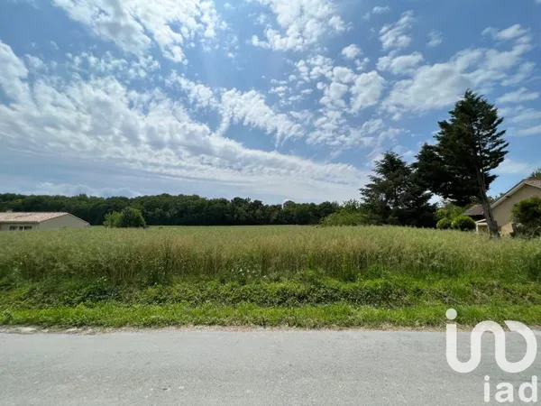 Terrain 2560 m²