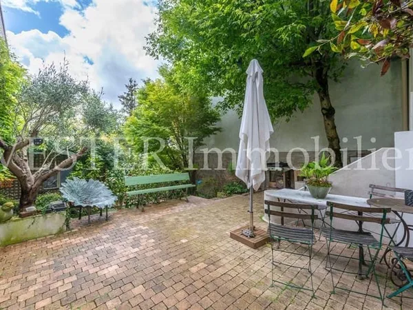Agréable maison de 5 pièces avec 3 chambres, jardin, terrasse et garage