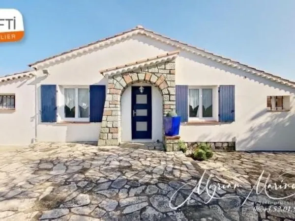 A VENDRE VILLA INDÉPENDANTE VUE MER + 1 STUDIO- SAINT AYGULF (83370)