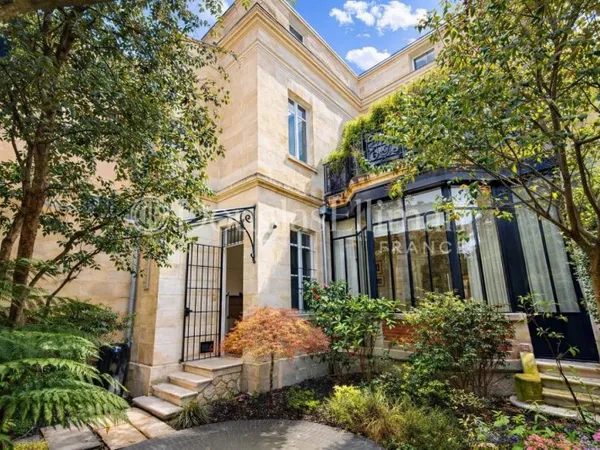 BORDEAUX - Barrière du Médoc - Hôtel Particulier avec Garage, Co