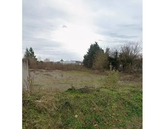 Terrain 2709 m²