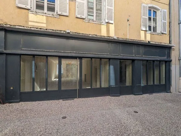 Local commercial 132 m²