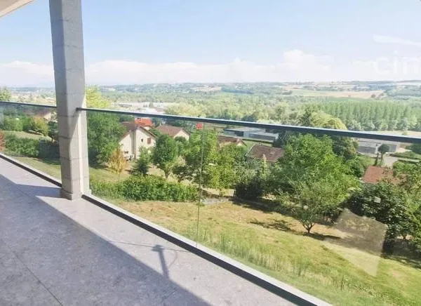Maison 10 pièces 256 m²
