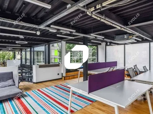 Bureaux 663 m²