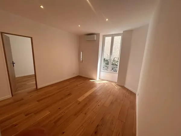 Libération - 2P rénové de 31 m², au calme sur cour