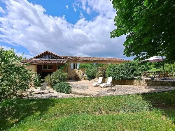 Maison 16 pièces 460 m²